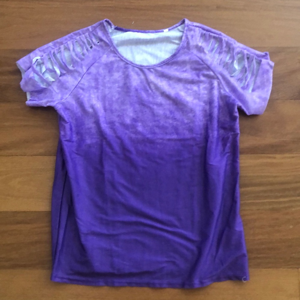Burnout tee with cutout sleeves, size medium. NWOT.